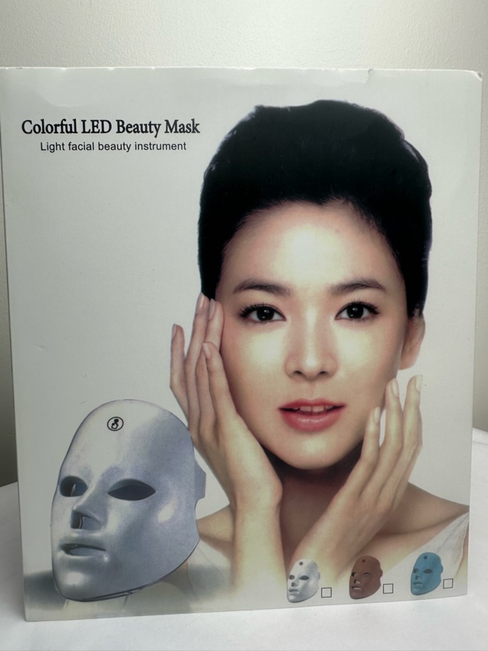 LED Facial Mask - Picture 9 of 13